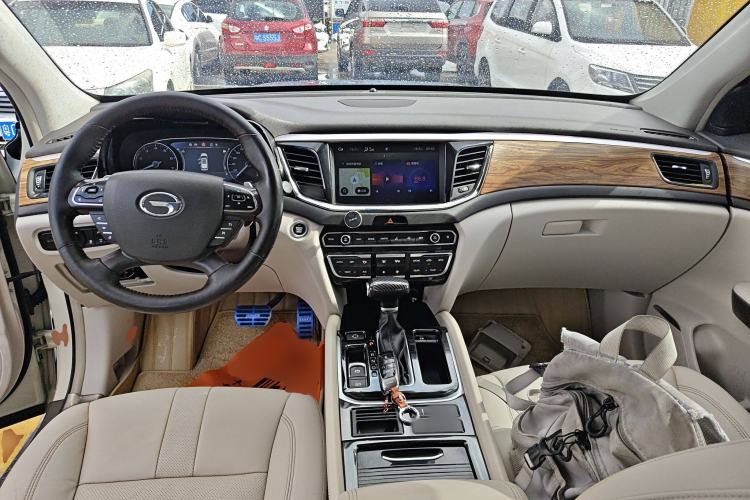 Used GAC Trumpchi GS8 2017 320T Two-Wheel Drive Luxury Smart Connectivity Version (7 Seats)