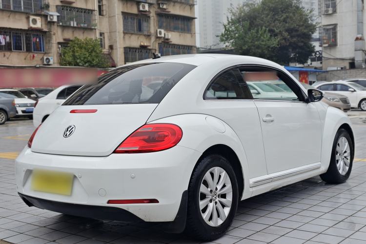 Used Volkswagen Beetle 2015 180TSI model
