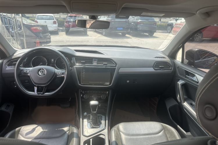 Used Volkswagen Tiguan L 2019 Revised 330TSI Automatic Two-Wheel Drive Smart & Luxury Edition China VI Standard