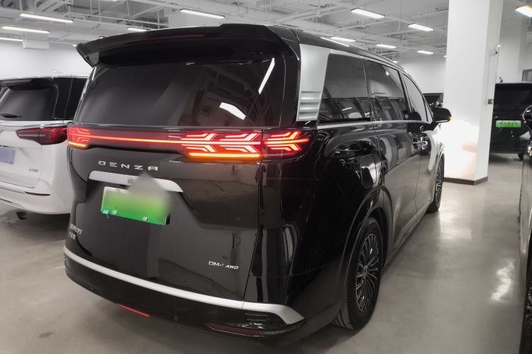 Used Denza D9 2024 DM-i 980 Four-Wheel Drive Prestige Model
