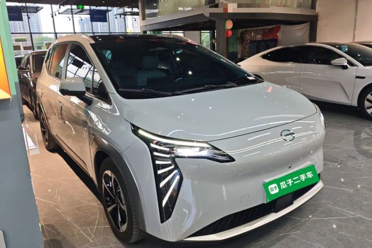 Used AION Y 2022 Plus 70 Smart Edition Front Right 45 Deg