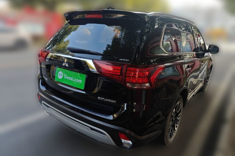 Used Mitsubishi Outlander 2019 2.4L 4x4 Zhi Xiang Edition 5 Seats China V Emission Standard
