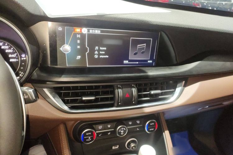 Used Alfa Romeo Stelvio 2017 2.0T 200HP Luxury Edition
