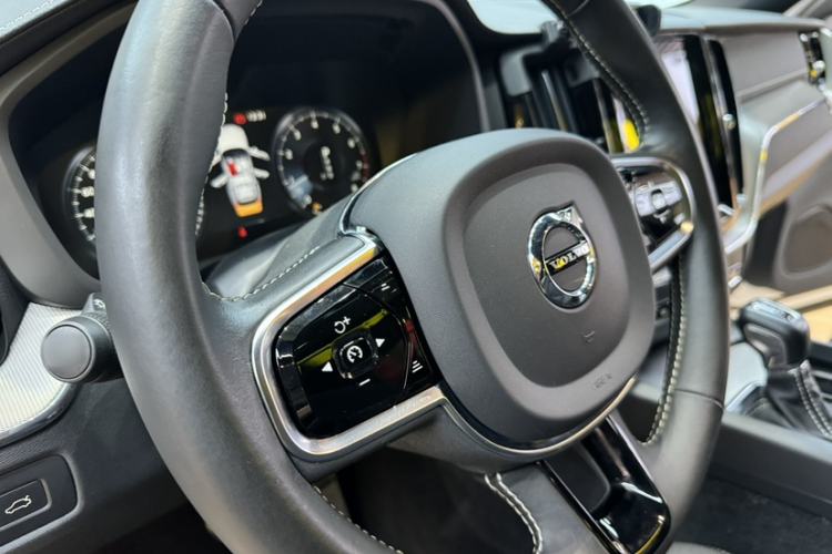 Used Volvo XC60 2021 T5 4x4 Smart & Advanced Sport Edition Interior 10