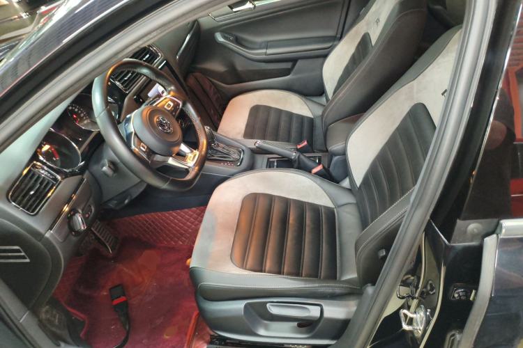 Used Volkswagen Sagitar 2016 280TSI Automatic R-Line Left Front Seat