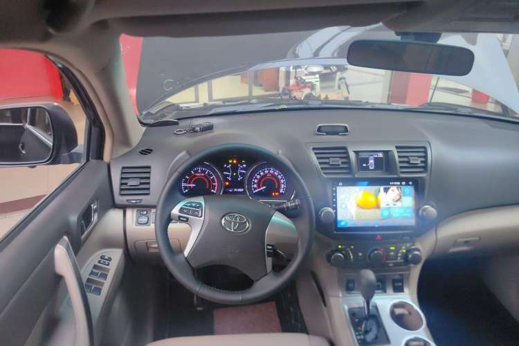 Used Toyota Highlander 2012 2.7L Two-Wheel Drive 5-Seater Sport Edition
