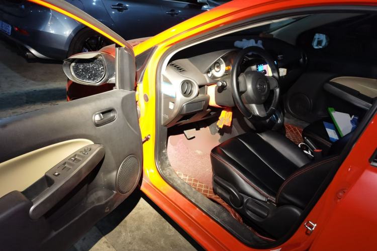 Used Mazda 2 2012 Hatchback Xuan Dong 1.3L Automatic Standard Edition