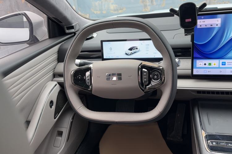 Used Geely Galaxy 8 2025 130km EM-i Flagship Edition Steering Wheel