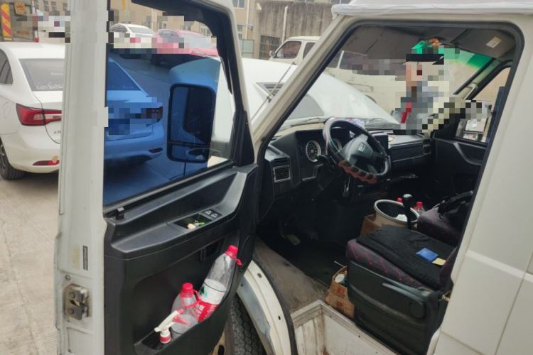 Used Iveco Daily 2017 2.5T A35 Passenger Van 5-7 Seats Model 47Z5