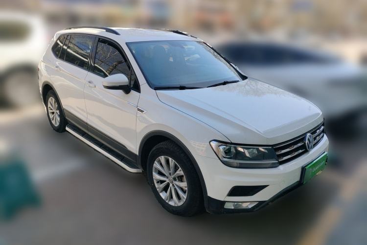Used Volkswagen Tiguan L 2018 330TSI Automatic Two-Wheel Drive Luxury Edition Front Right 45 Deg