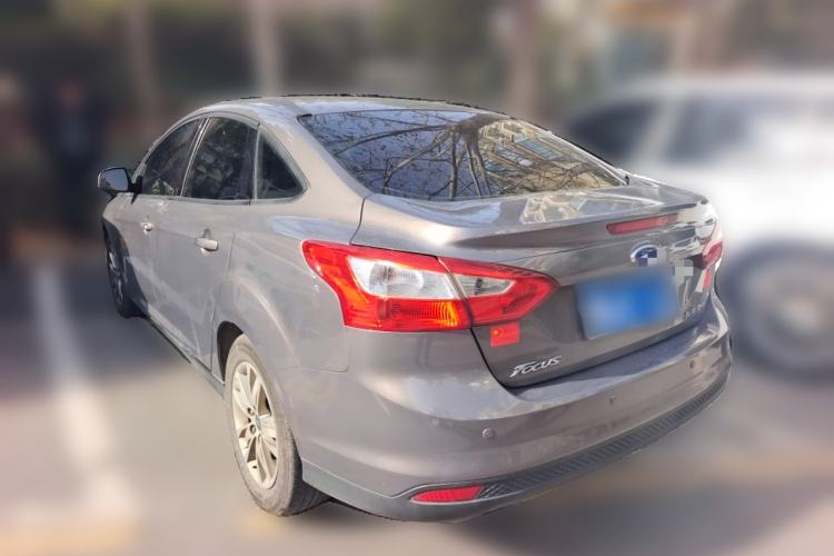 Used Ford Focus 2012 Sedan 1.6L Manual Comfort Model
