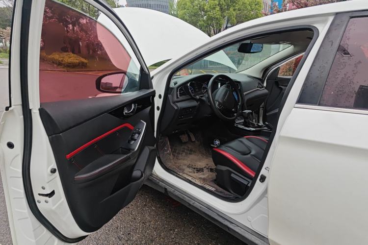 Used Venucia D60 2018 1.6L CVT Smart Connect Elite Edition Driver Seat