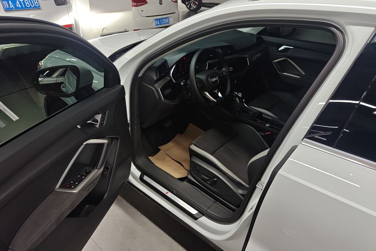 Used Audi Q3 2023 35 TFSI Fashion Dynamic Model (1.5T)
