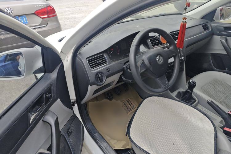 Used Skoda Rapid 2013 1.6L Manual Smart Selection Model