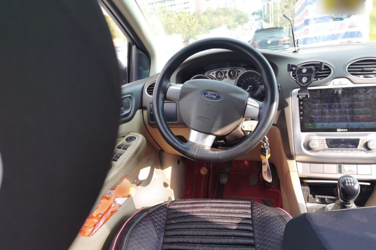 Used Ford Focus 2013 Hatchback Classic 1.8L Manual Fashion Edition
