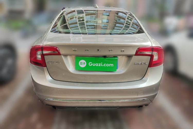 Used Volvo S60 2015 S60L 2.0T Zhiyuan Edition
