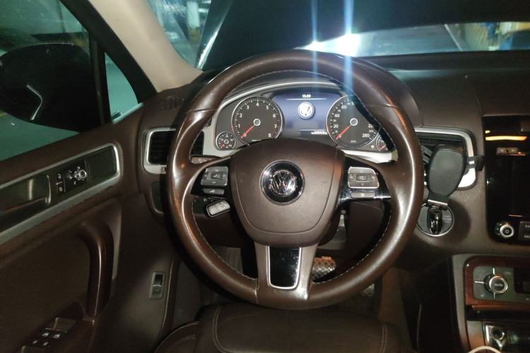 Used Volkswagen Touareg 2011 3.0 TSI Standard Version Steering Wheel