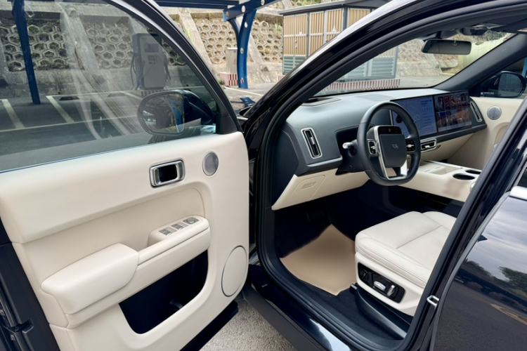 Used Li Auto L7 2024 Pro Model
