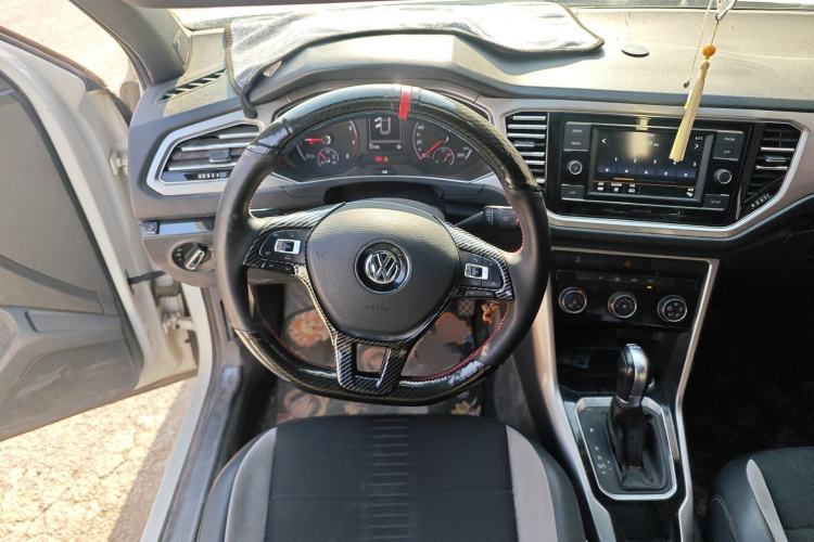 Used Volkswagen T-ROC 2018 230TSI DSG Two-Wheel Drive Advanced Version China V Standard
