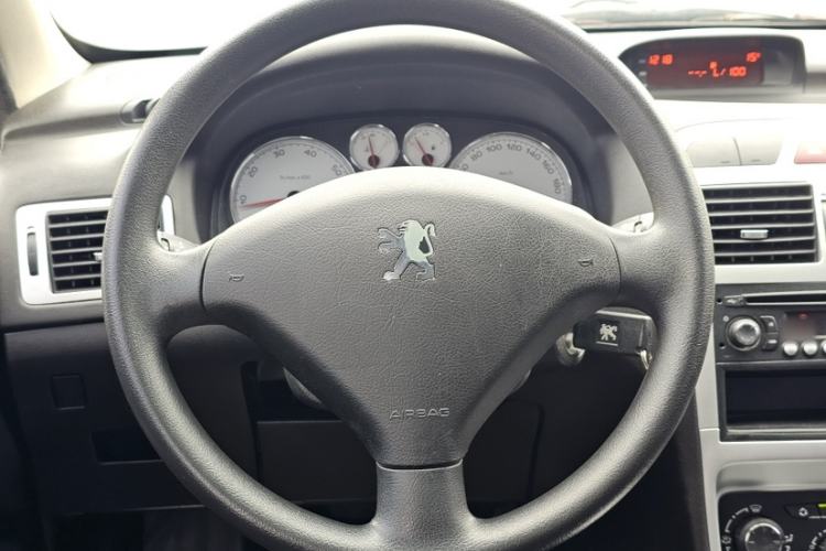 Used Peugeot 307 2013 Hatchback 1.6L Automatic Comfort Edition