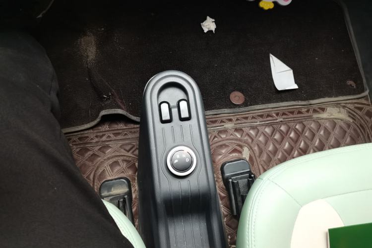 Used Wuling Hongguang MINIEV 2022 Macaron Premium Model – Lithium Iron Phosphate Gear Lever