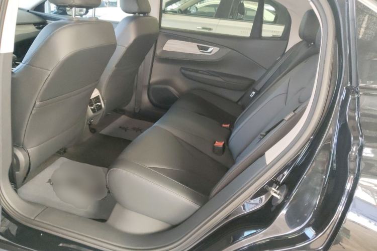 Used Hongqi E-QM5 2024 610 km PLUS
