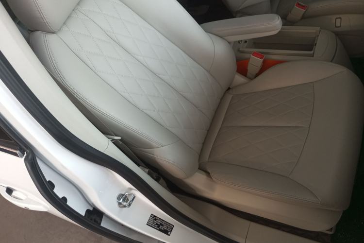 Used Buick GL8 2023 Land Executive Class Smart Enjoyment Model
