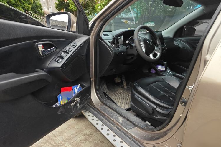 Used Hyundai ix35 2013 2.0L Automatic Two-Wheel Drive Smart GLS China IV Standard
