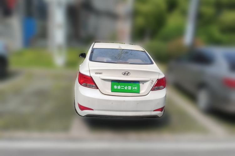 Used Hyundai Verna (older generation) 2014 1.4L Manual Smart GLS Trim
