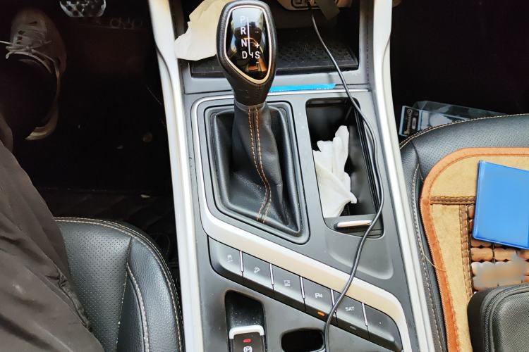 Used Geely Auto Vision X6 2018 1.4T CVT 4G Connected Flagship Edition
