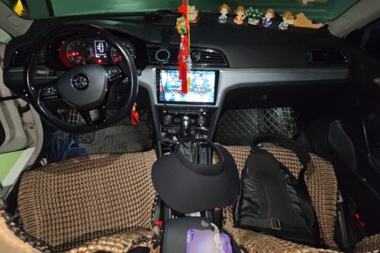 Used Volkswagen Lamando 2015 280TSI DSG Comfort Edition Center Console