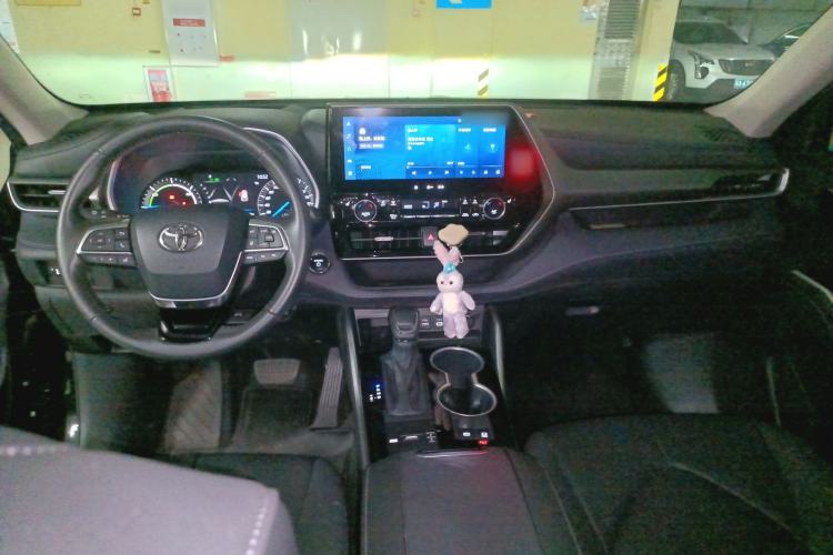 Used Toyota Highlander 2023 2.5L Smart Electric Hybrid Dual-Engine Four-Wheel Drive Prestige Version – 7 Seats Center Console