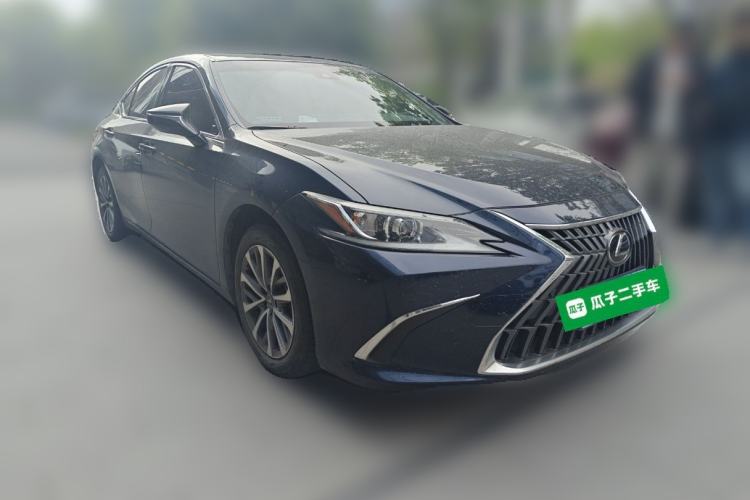 Used Lexus ES 2022 200 Excellence Edition Front Right 45 Deg