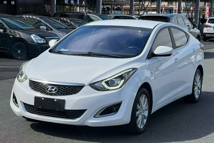 Used Hyundai Elantra (5th Generation / Langdong) 2016 1.6L Automatic Smart Version
