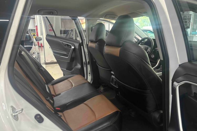 Used Toyota Wildlander 2023 2.0L CVT Two-Wheel Drive Leading Edition