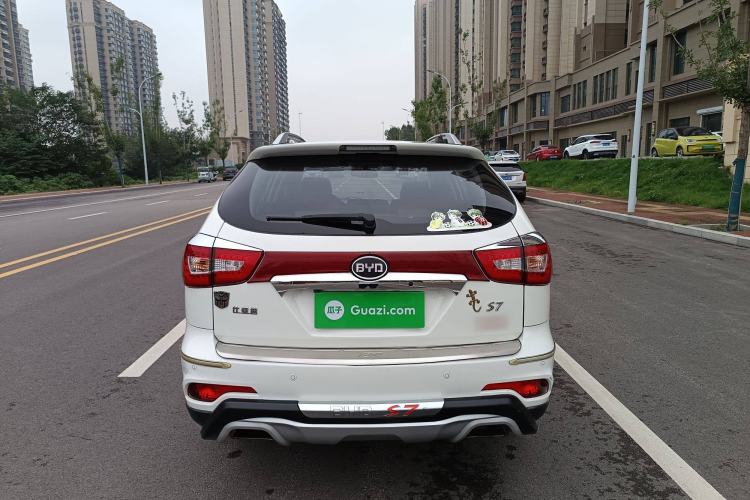 Used BYD S7 2015 2.0T Upgraded Automatic Luxury Version Exterior 8