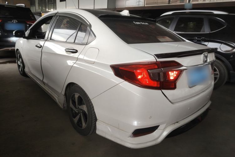 Used Honda Greiz 2016 1.5L CVT Classic Edition
