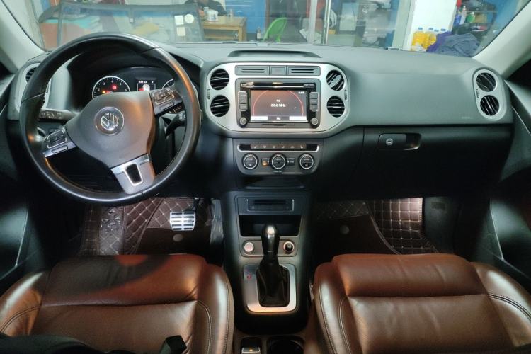 Used Volkswagen Tiguan 2016 300TSI Automatic All-Wheel Drive Luxury Edition Center Console