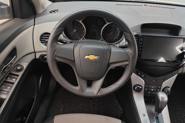 Used Chevrolet Cruze 2013 1.8L SE AT Steering Wheel