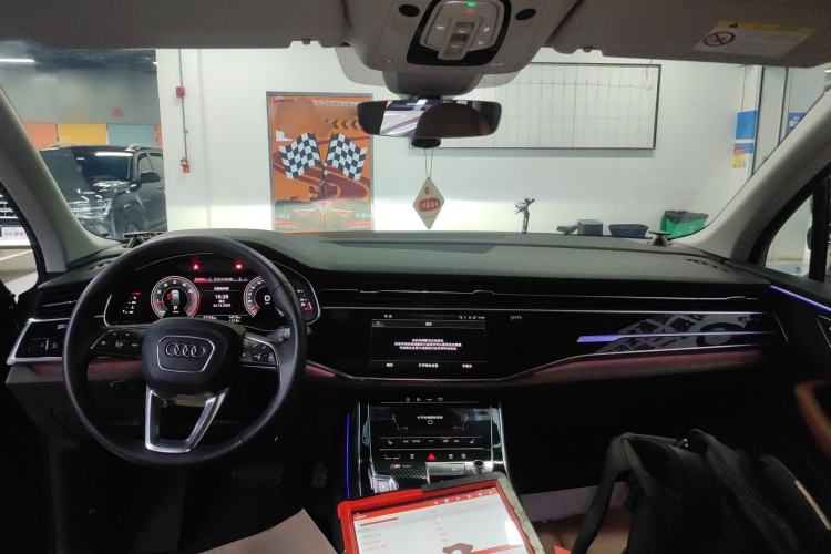 Used Audi Q7 2021 45 TFSI quattro S line Sport model
