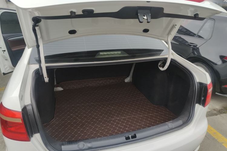 Used Volkswagen Lavida 2013 Revised Classic 1.6L Automatic Fashion Edition
