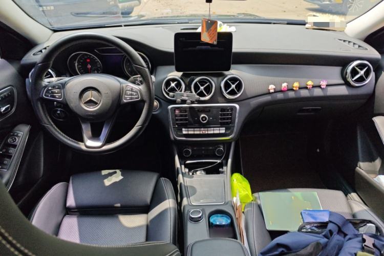 Used Mercedes-Benz GLA 2018 GLA 200 Fashion Model Center Console