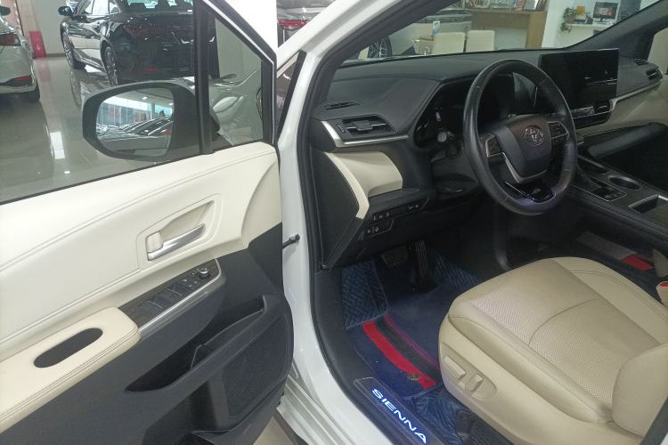 Used Toyota SIENNA 2021 2.5L Hybrid Premium Edition Driver Seat