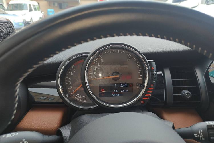 Used MINI MINI 2016 1.5T COOPER Avant-Garde