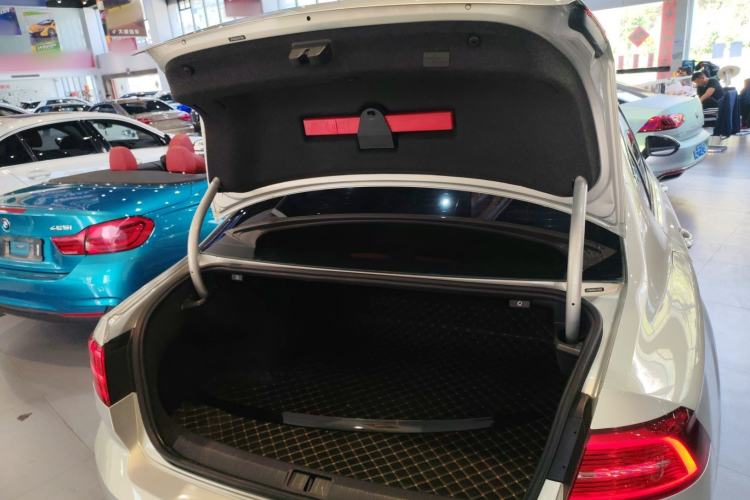 Used Volkswagen Magotan 2019 330TSI DSG Luxury Model China V Standard Trunk