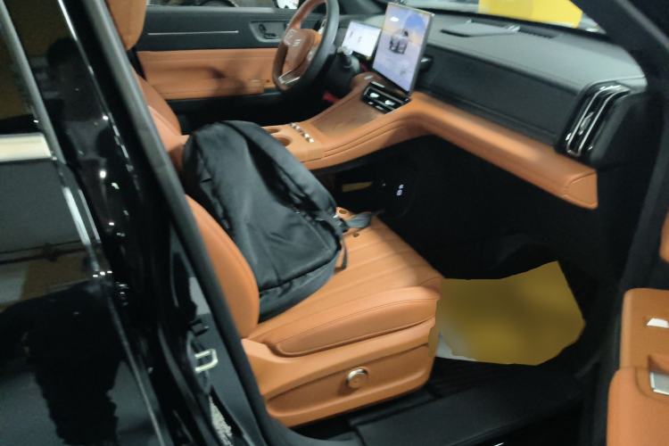 Used JETOUR Shanhai L7 Plus 2025 Model 220km Flagship 7-seater Right Front Seat