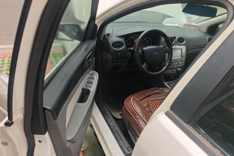 Used Ford Focus 2013 Hatchback Classic 1.8L Automatic Base Model
