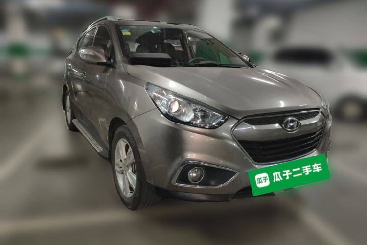 Used Hyundai ix35 2012 2.0L Automatic Two-Wheel Drive Elite Edition GLS Front Right 45 Deg