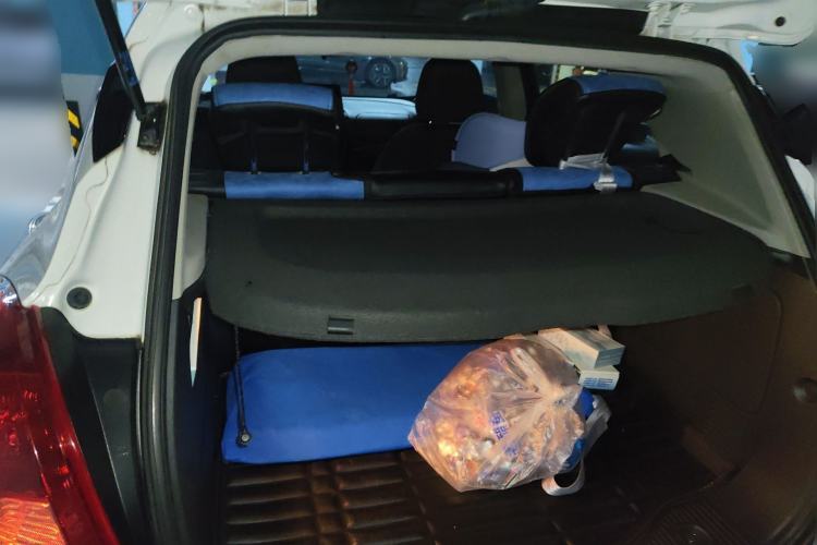 Used Buick Encore 2015 1.4T Automatic Two-Wheel Drive Urban Elite Version Trunk