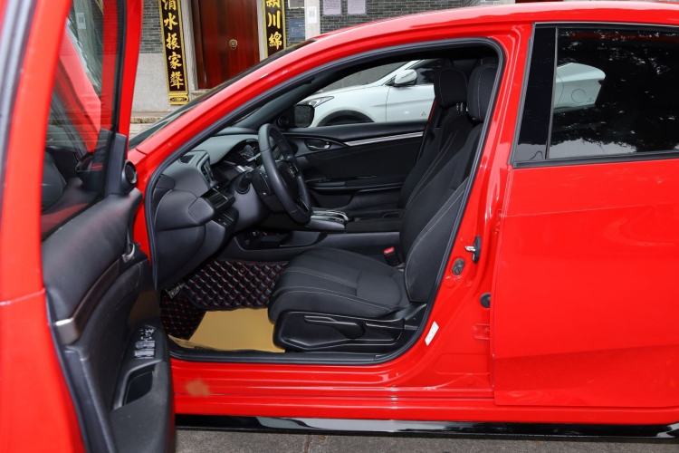 Used Honda Civic 2021 HATCHBACK 220TURBO CVT Trendy Cool Edition Interior 11